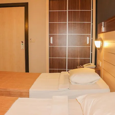 Hawaii Hotel 3*